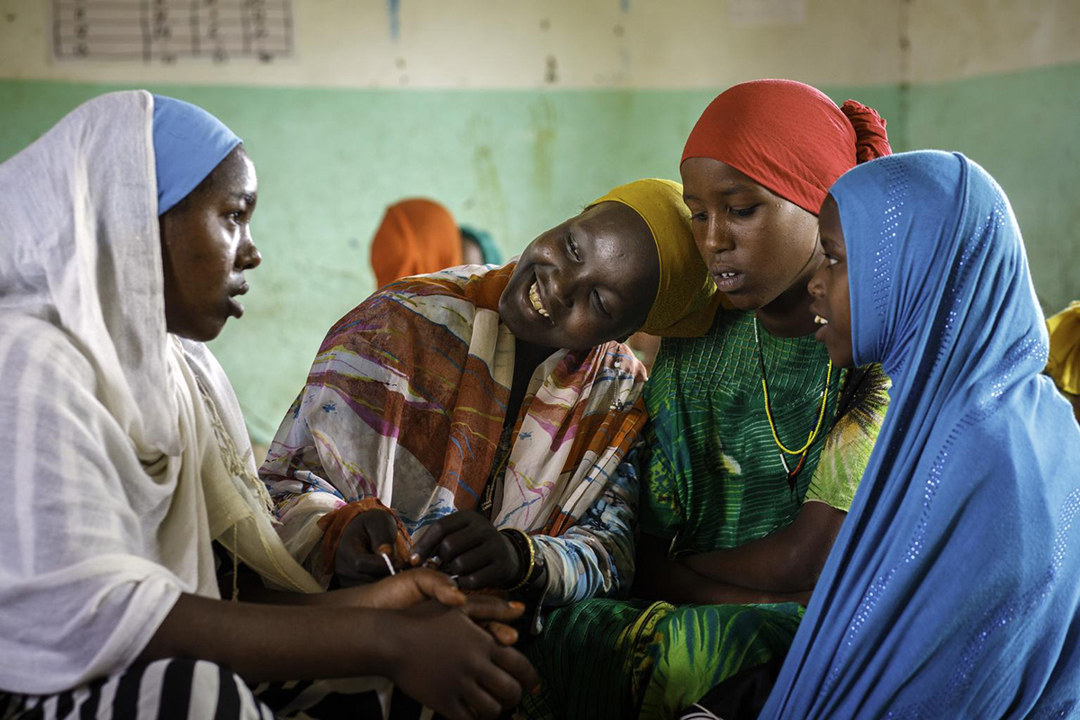 Classmates discuss issues and share thoughts at a girlsâ club meeting in the Oromia region of northern Ethiopia (UNICEF/Jiro Ose).